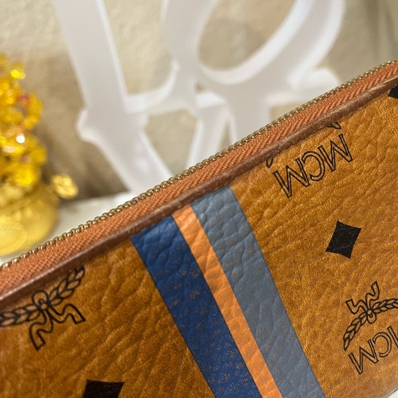 MCM COGNAC ZIPPERED WALLET - Picture 10 of 16